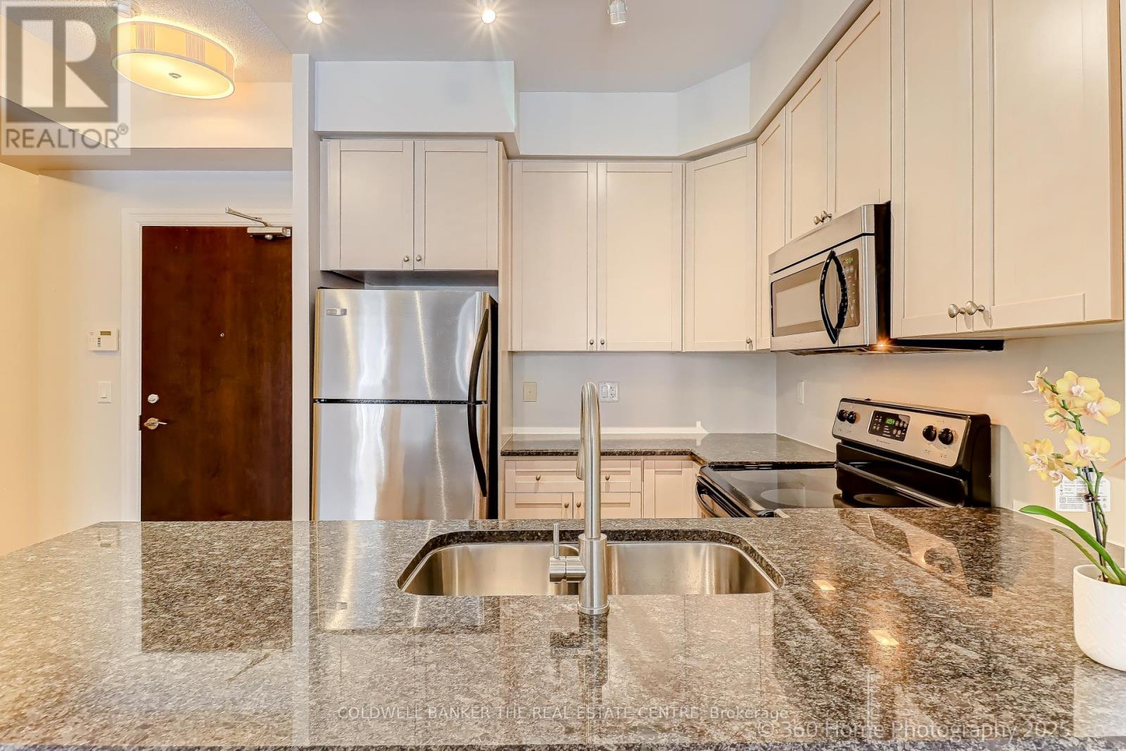 220 - 180 John West Way, Aurora, Ontario  L4G 0R3 - Photo 6 - N12347068