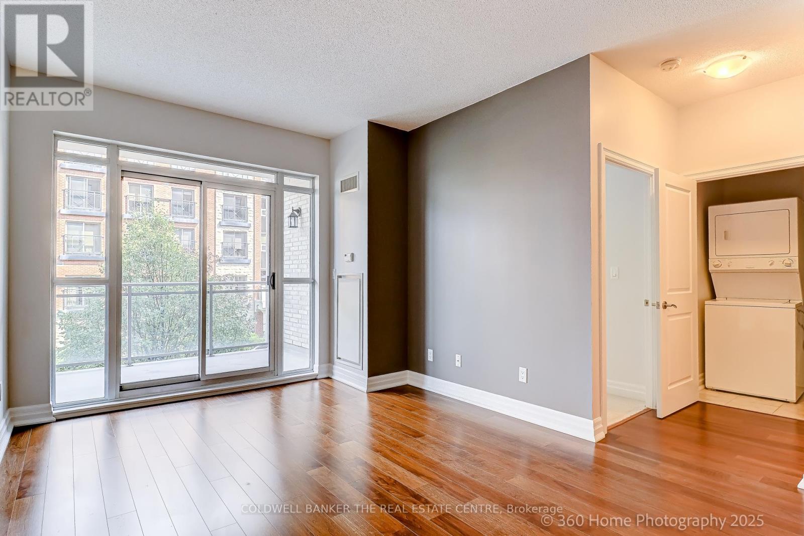 220 - 180 John West Way, Aurora, Ontario  L4G 0R3 - Photo 8 - N12347068