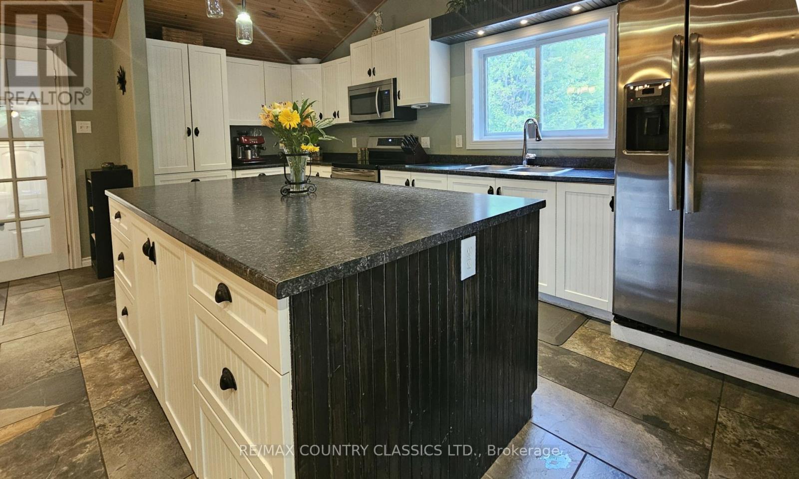 1694 Siberia Road, Madawaska Valley, Ontario  K0J 1B0 - Photo 12 - X12347211