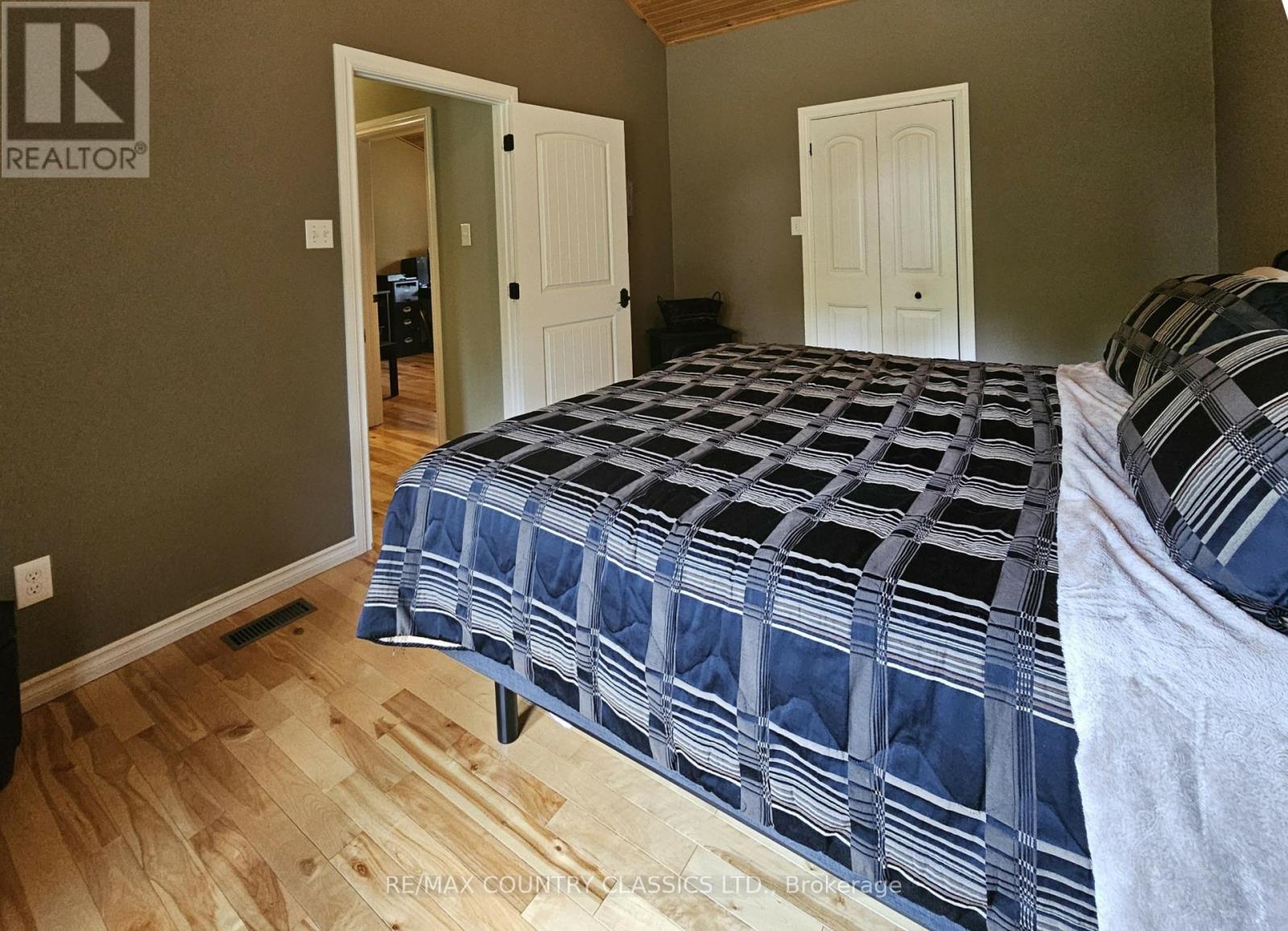 1694 Siberia Road, Madawaska Valley, Ontario  K0J 1B0 - Photo 14 - X12347211