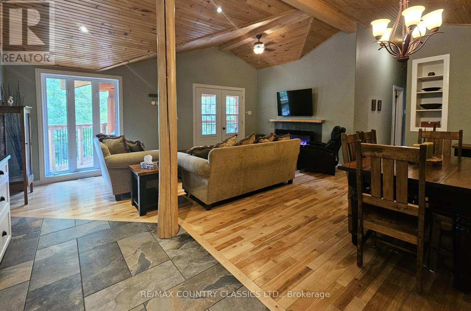1694 Siberia Road, Madawaska Valley, Ontario  K0J 1B0 - Photo 6 - X12347211