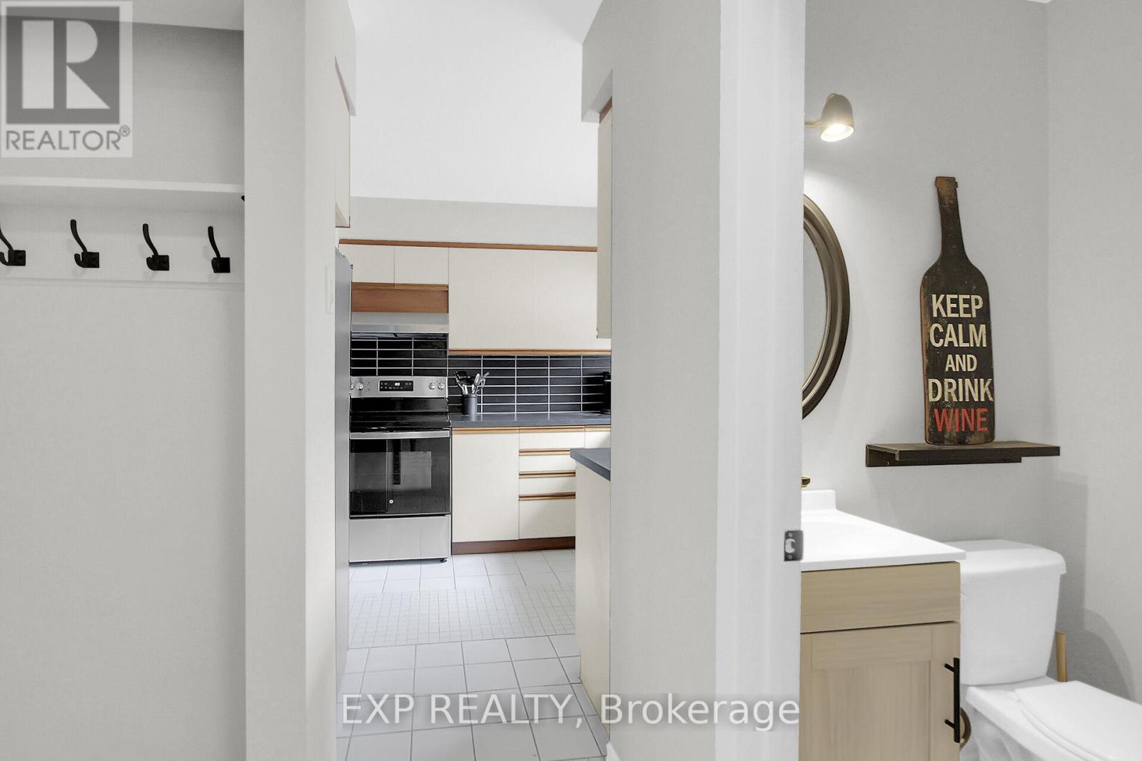 83 Hadley Circle, Ottawa, Ontario  K2H 7Z8 - Photo 26 - X12347151
