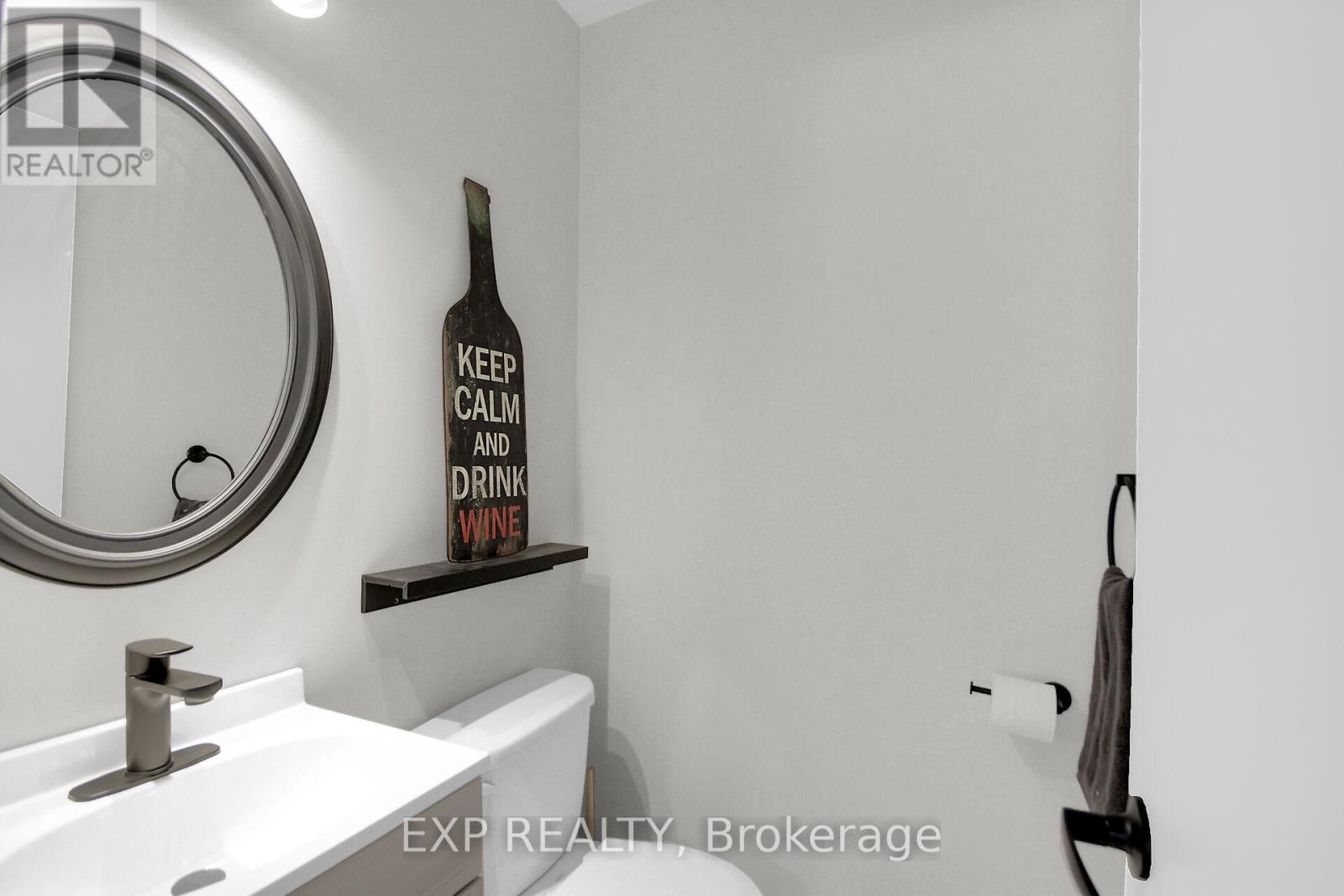 83 Hadley Circle, Ottawa, Ontario  K2H 7Z8 - Photo 27 - X12347151