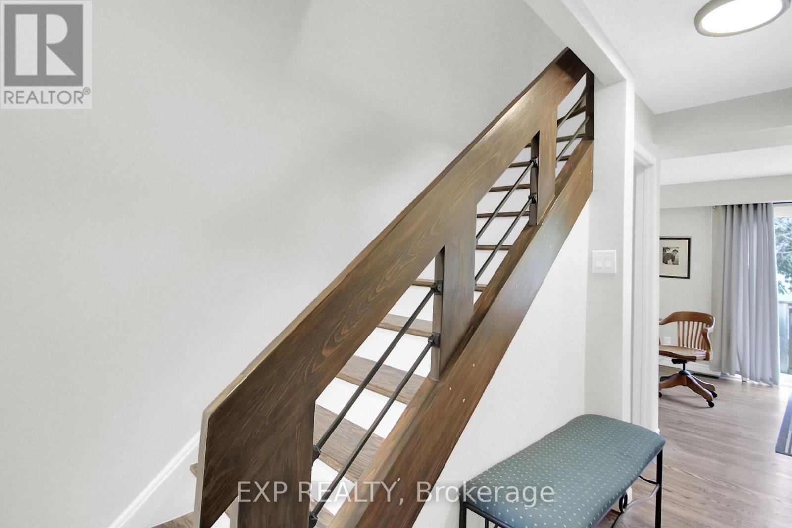 83 Hadley Circle, Ottawa, Ontario  K2H 7Z8 - Photo 28 - X12347151