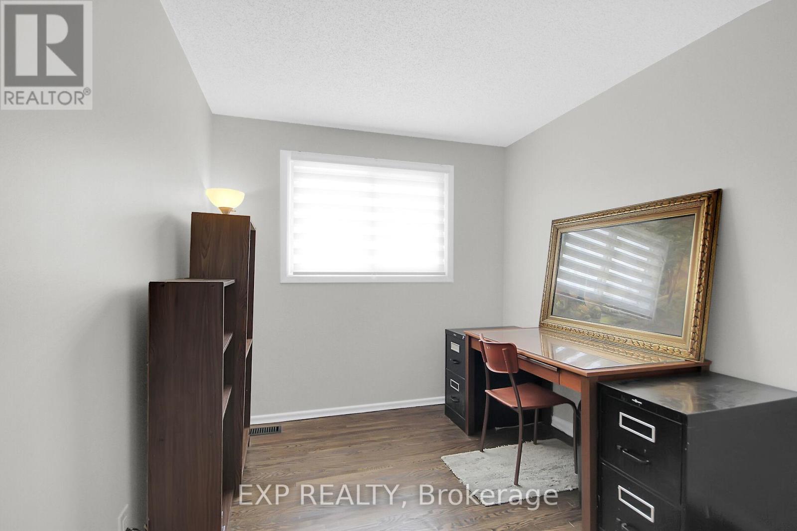 83 Hadley Circle, Ottawa, Ontario  K2H 7Z8 - Photo 35 - X12347151