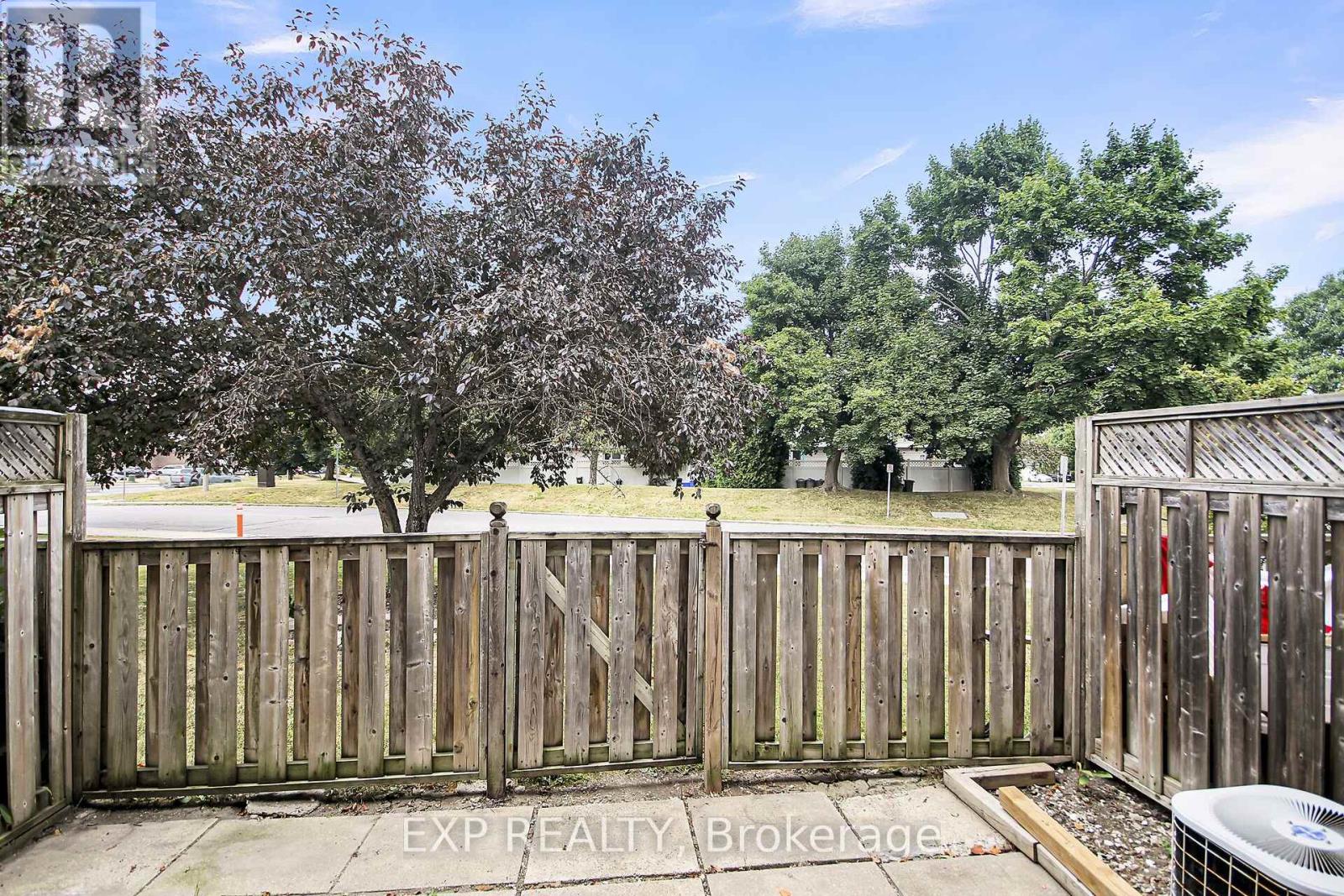 83 Hadley Circle, Ottawa, Ontario  K2H 7Z8 - Photo 47 - X12347151