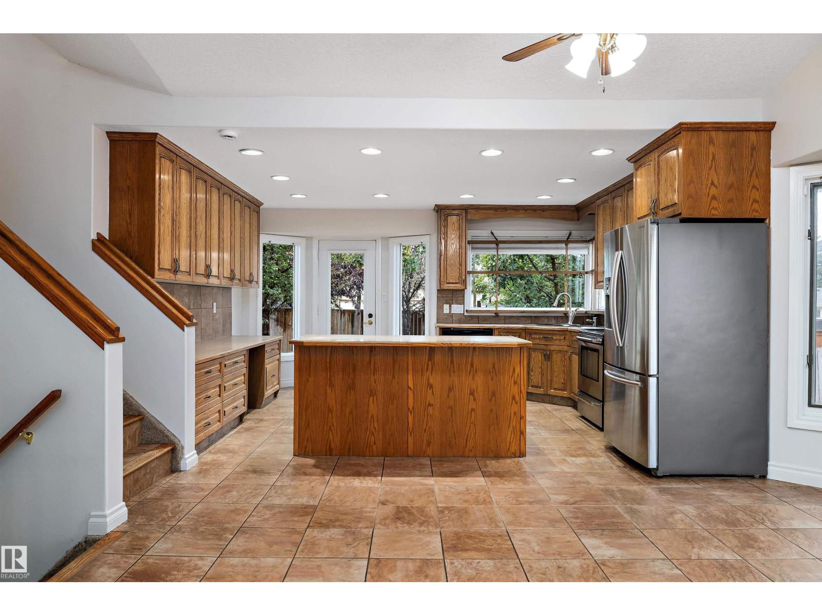 Property at 50 MCKEAN WY image 3