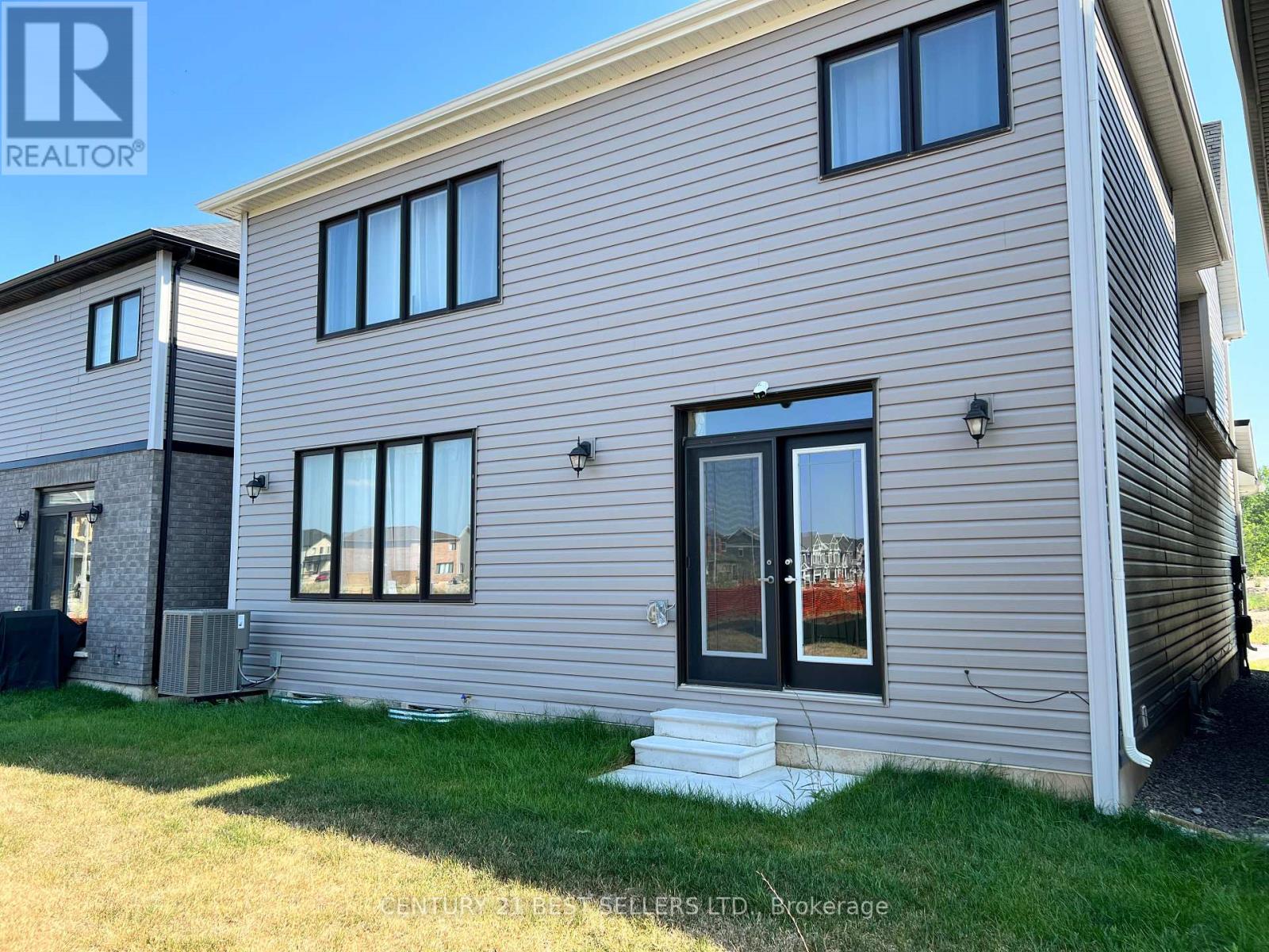Property at 89 HIGGINS AVENUE image 2
