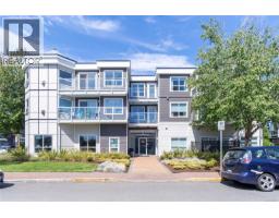 303 2440 Oakville Ave Orchard Place, Sidney, Ca
