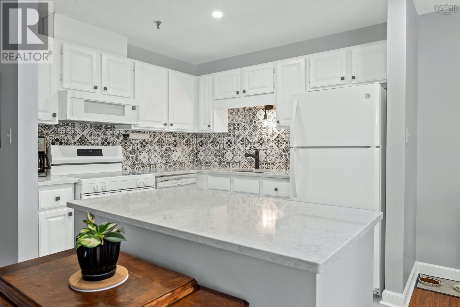 Property at 110 202 Farnham Gate Road image 1