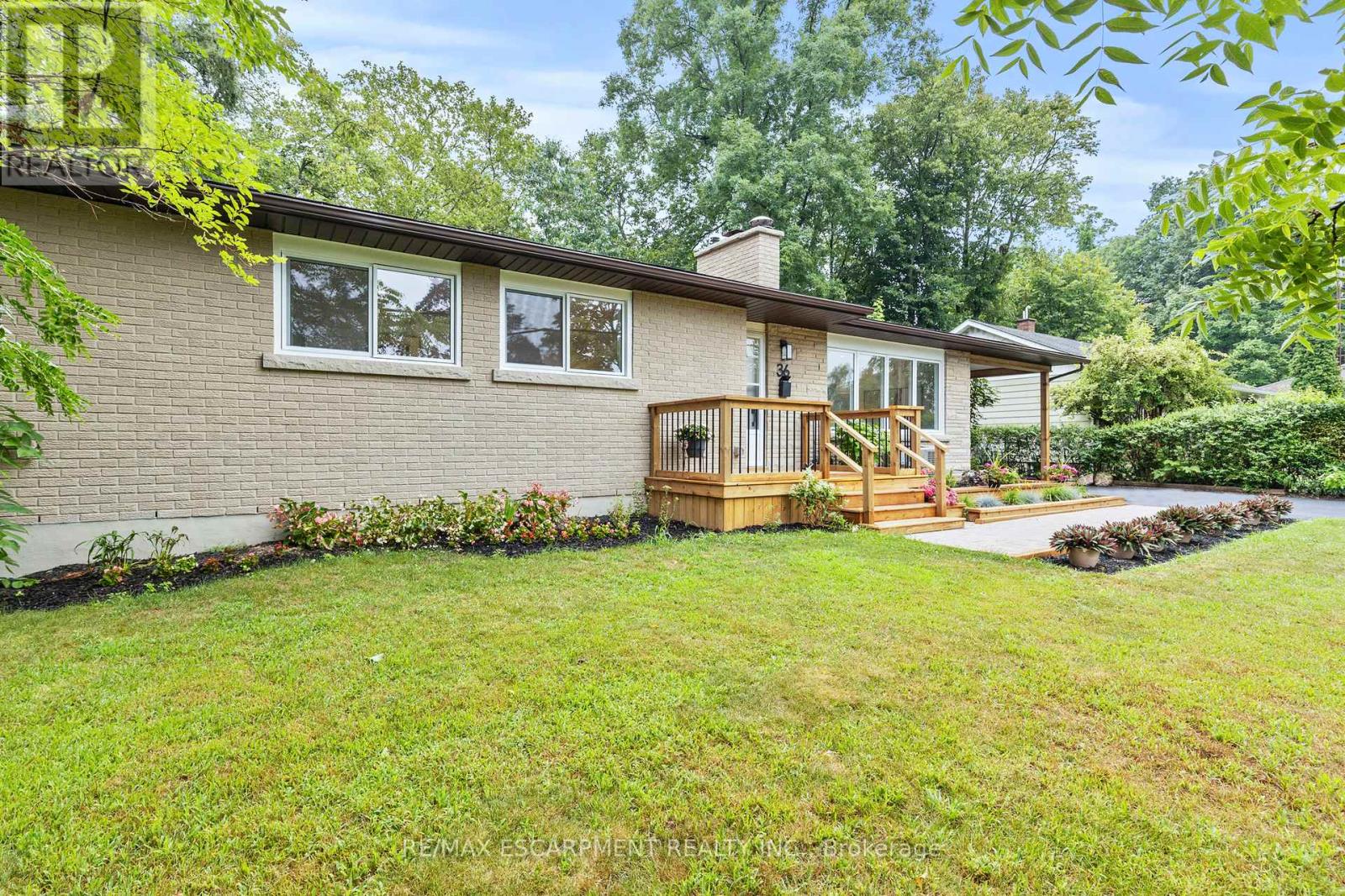 Property at 36 SPRING GARDEN BOULEVARD image 3