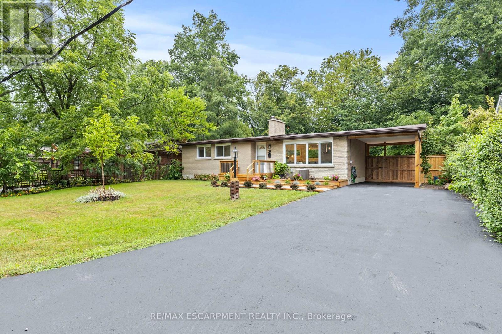 Property at 36 SPRING GARDEN BOULEVARD image 4