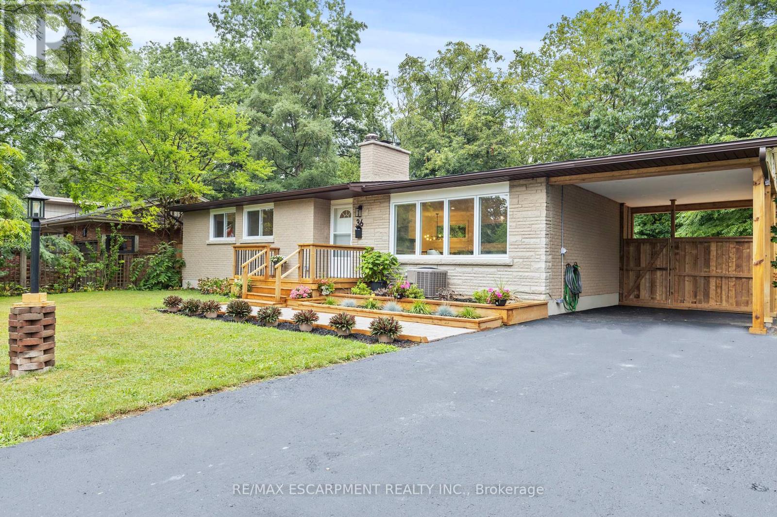 Property at 36 SPRING GARDEN BOULEVARD image 5