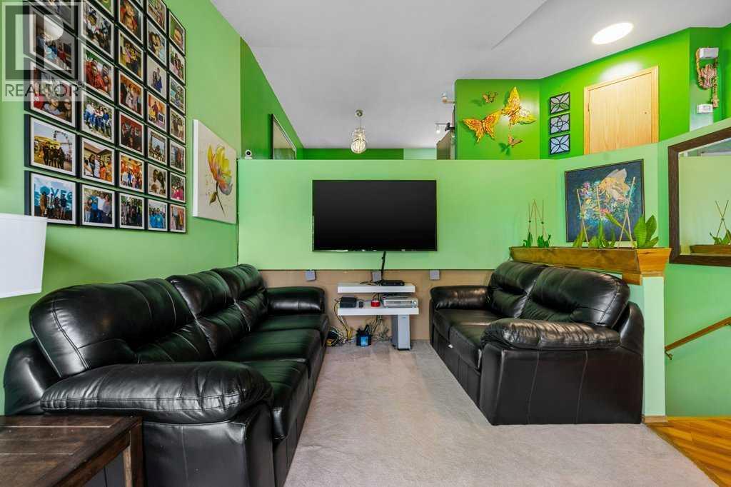 Property at 29 Country Hills Drive NW image 3