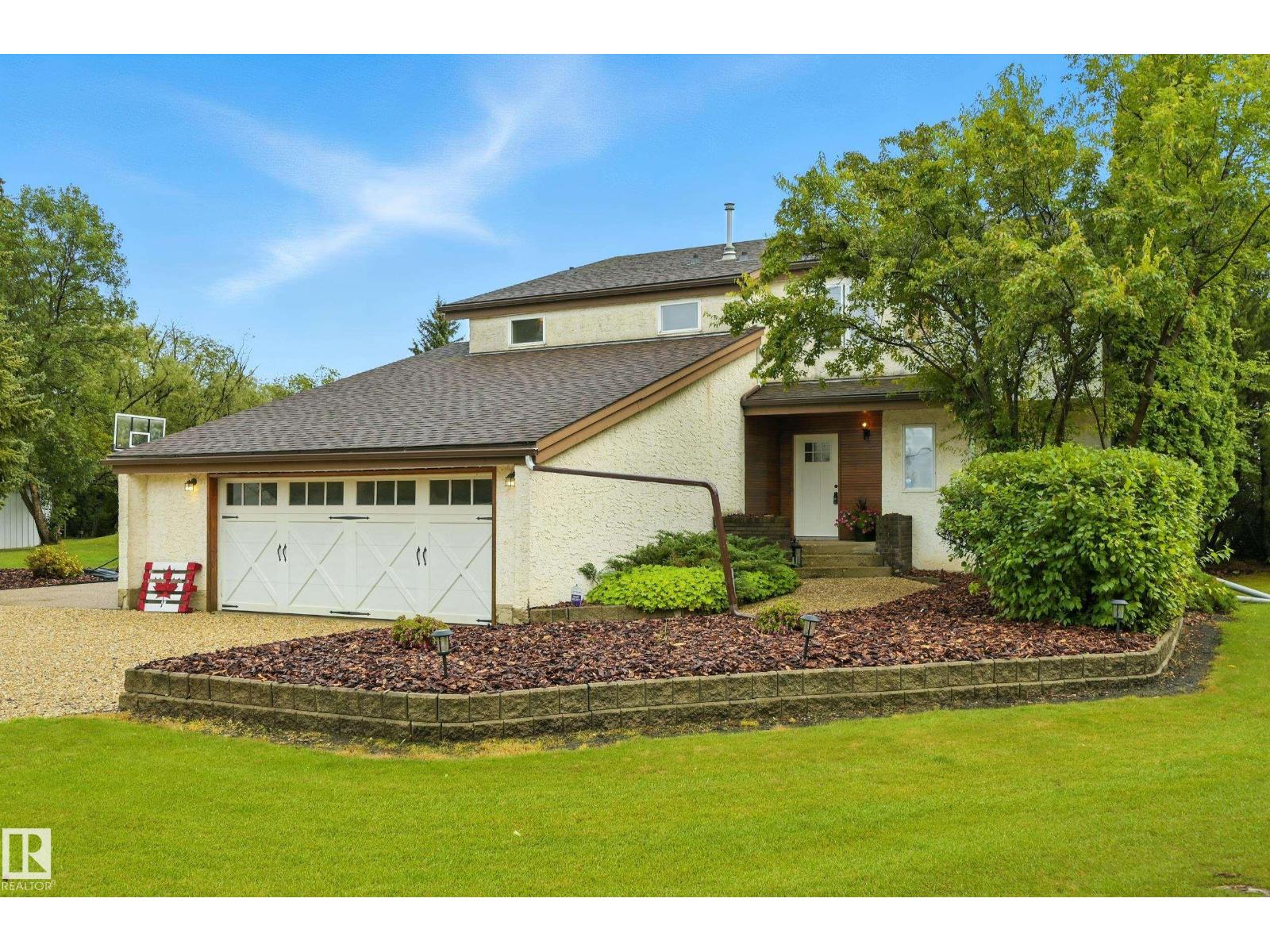 Property at #1070 50242 RGE ROAD 244 A image 2