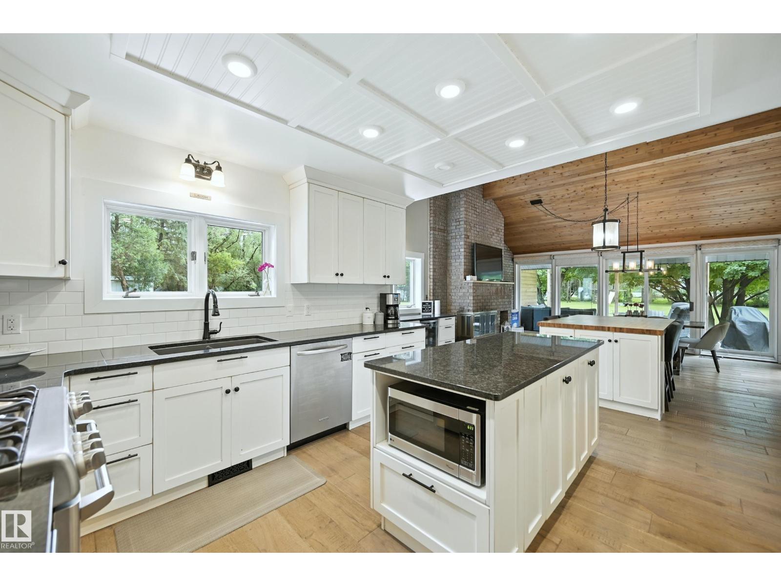 Property at #1070 50242 RGE ROAD 244 A image 5