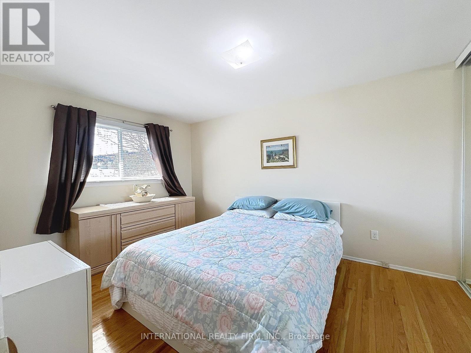 3602 Dunrankin Drive, Mississauga, Ontario  L4T 1V9 - Photo 14 - W12326059