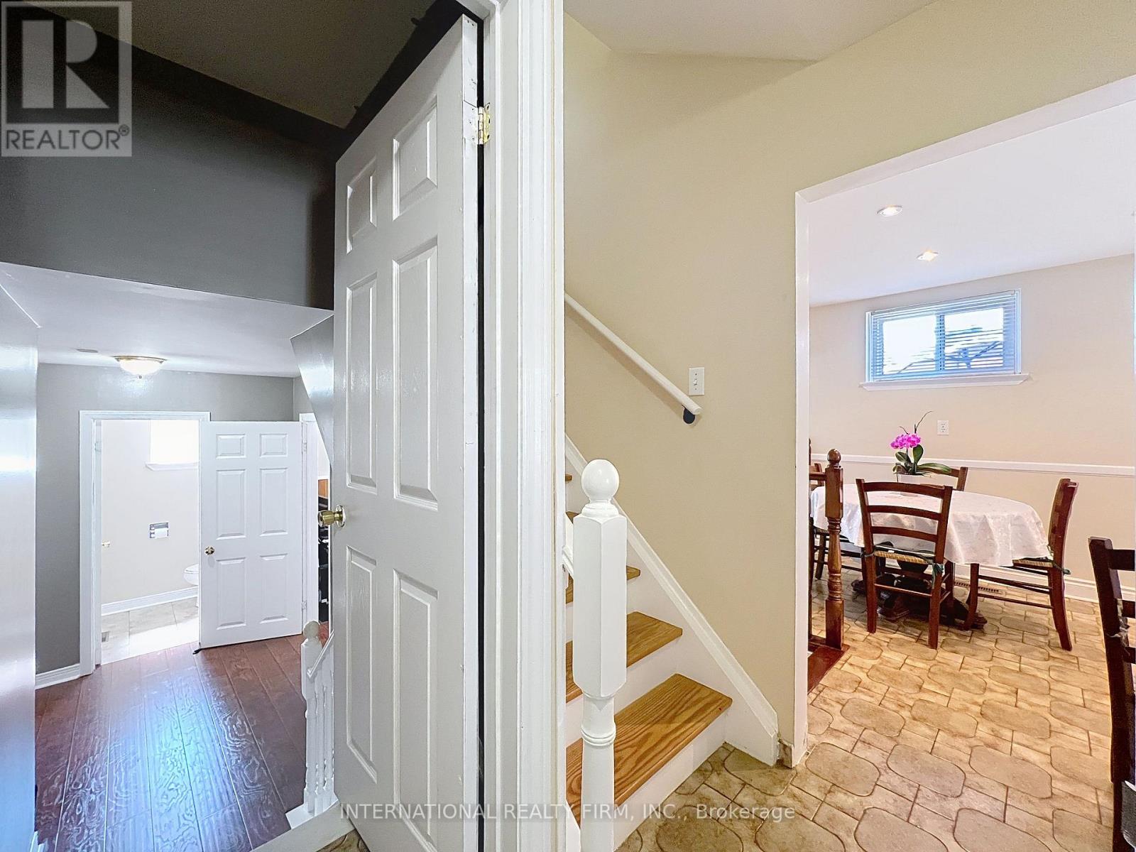 3602 Dunrankin Drive, Mississauga, Ontario  L4T 1V9 - Photo 8 - W12326059