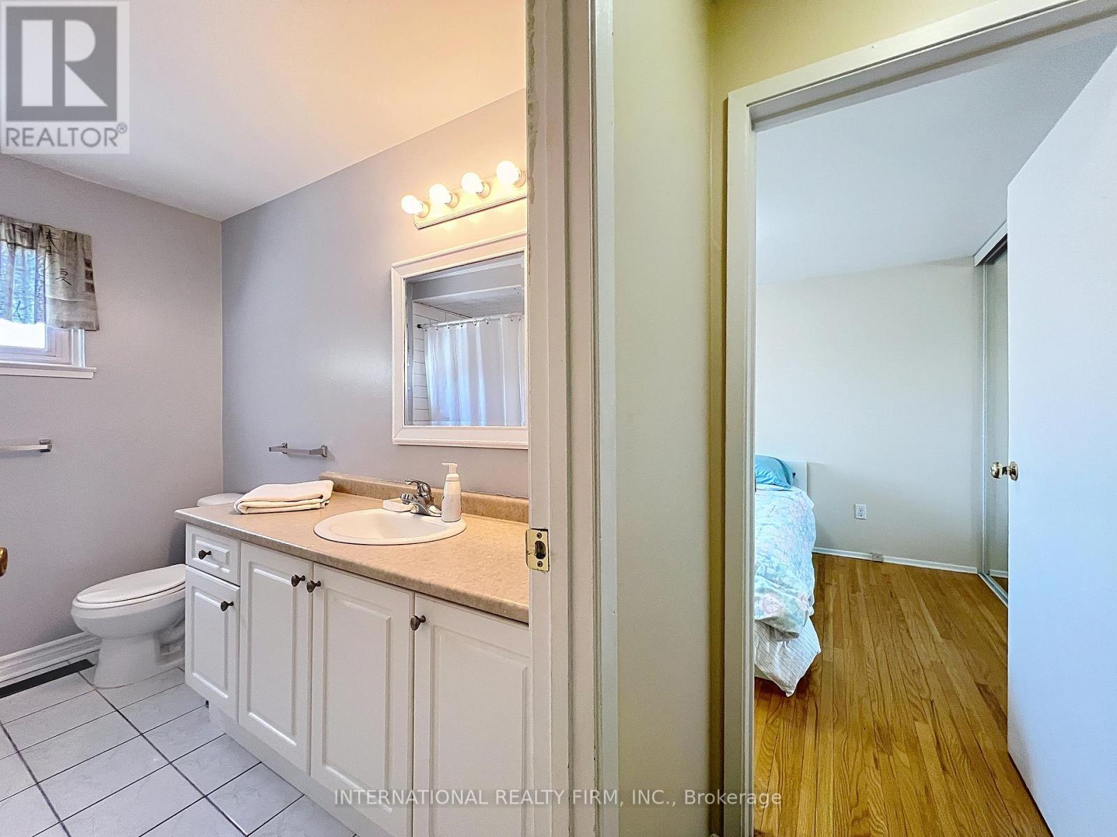3602 Dunrankin Drive, Mississauga, Ontario  L4T 1V9 - Photo 15 - W12326059