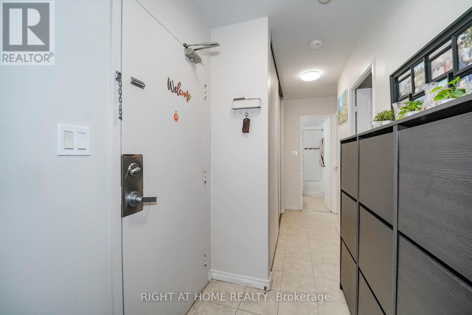 1611 - 1 Massey Square, Toronto, Ontario  M4C 5L4 - Photo 11 - E12347181