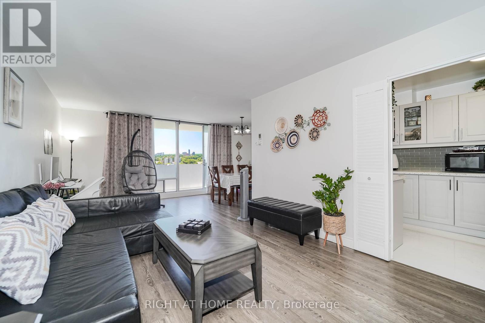 1611 - 1 Massey Square, Toronto, Ontario  M4C 5L4 - Photo 12 - E12347181