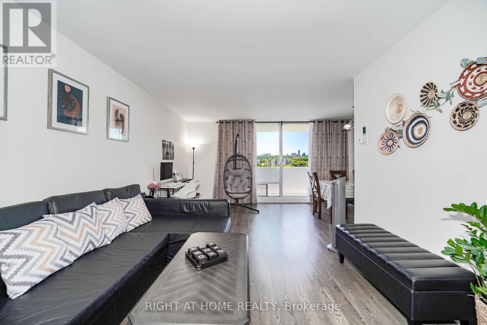 1611 - 1 Massey Square, Toronto, Ontario  M4C 5L4 - Photo 13 - E12347181