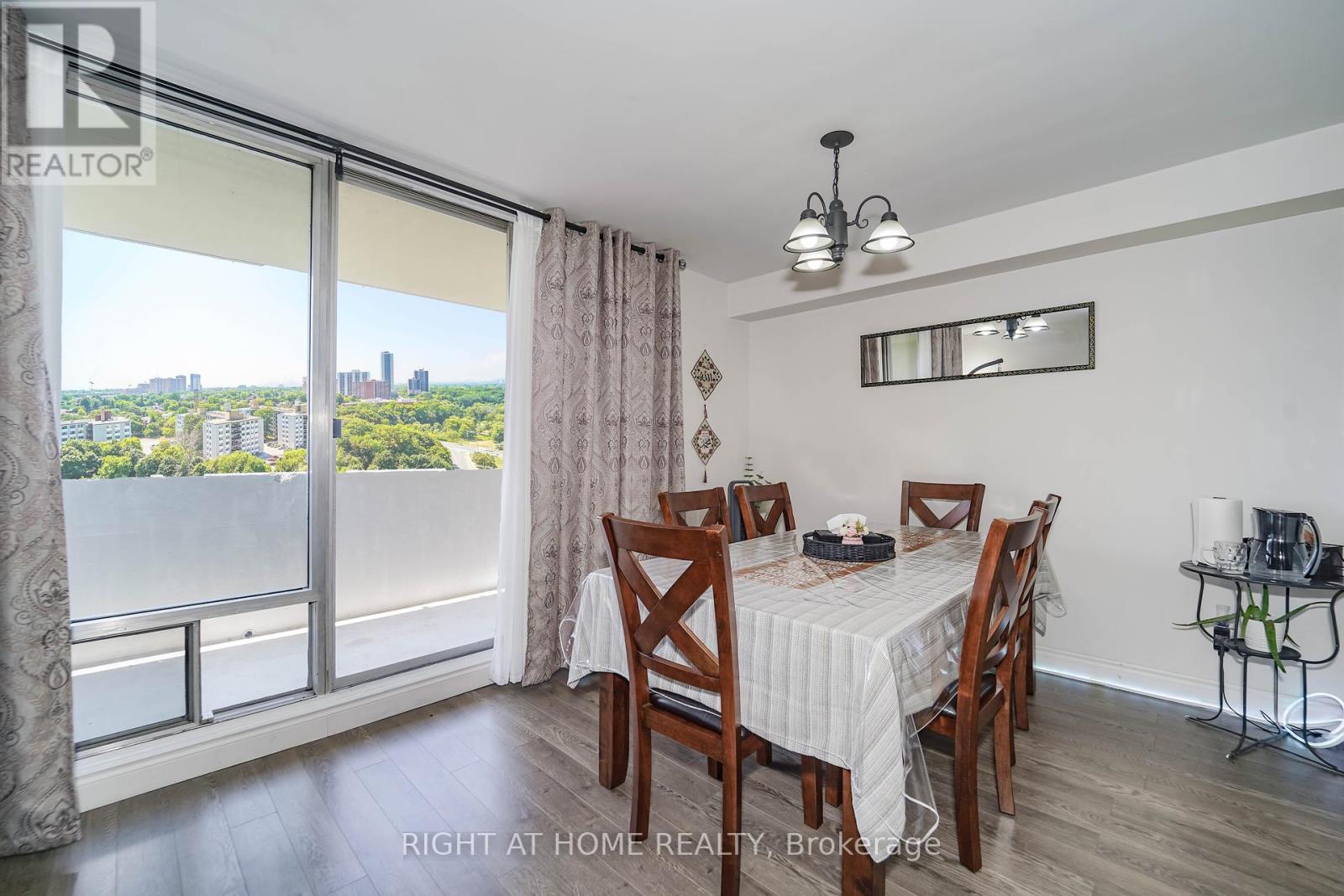 1611 - 1 Massey Square, Toronto, Ontario  M4C 5L4 - Photo 14 - E12347181
