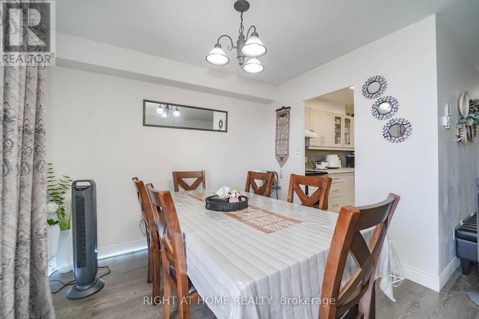 1611 - 1 Massey Square, Toronto, Ontario  M4C 5L4 - Photo 19 - E12347181