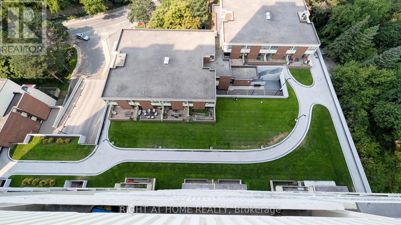 1611 - 1 Massey Square, Toronto, Ontario  M4C 5L4 - Photo 47 - E12347181