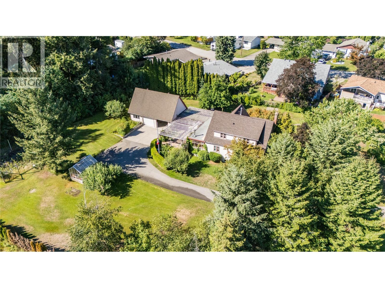 102 18th Street, castlegar, British Columbia