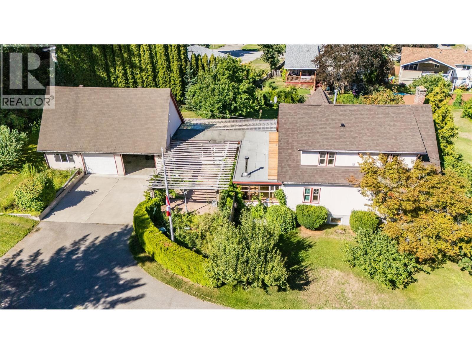 102 18th Street, Castlegar, British Columbia  V1N 2M7 - Photo 5 - 10359264