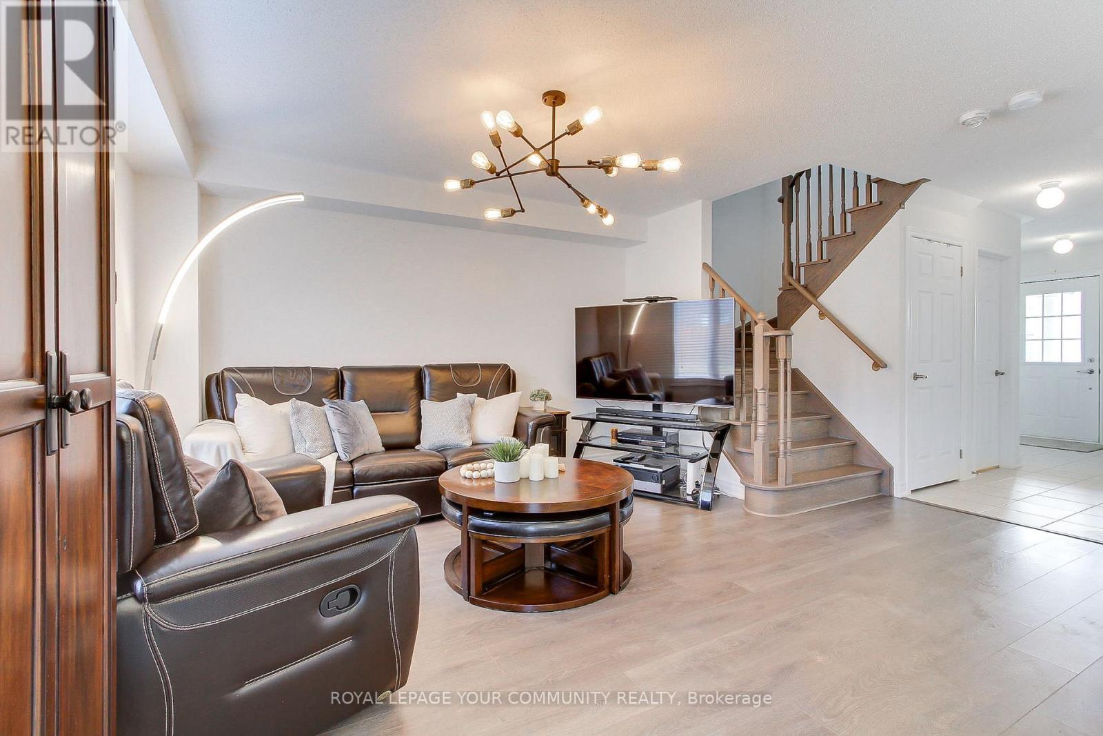 16 Tomporowski Trail, New Tecumseth, Ontario  L9R 0T9 - Photo 13 - N12347228