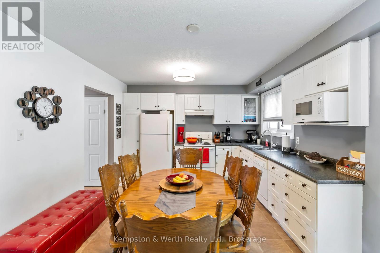 721 John Street W, North Perth, Ontario  N4W 1B6 - Photo 12 - X12347239