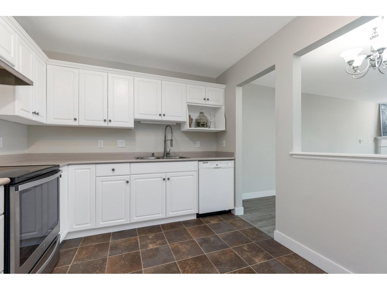 411 32085 George Ferguson Way, Abbotsford, British Columbia  V2T 2K7 - Photo 9 - R3037471