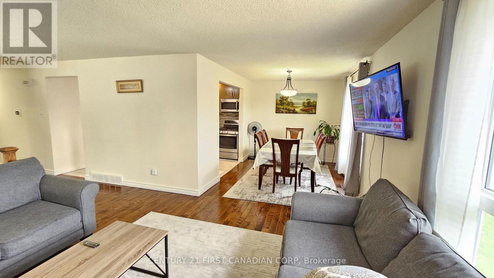 45 Locust Crescent, London South, Ontario  N6E 2K1 - Photo 6 - X12347254