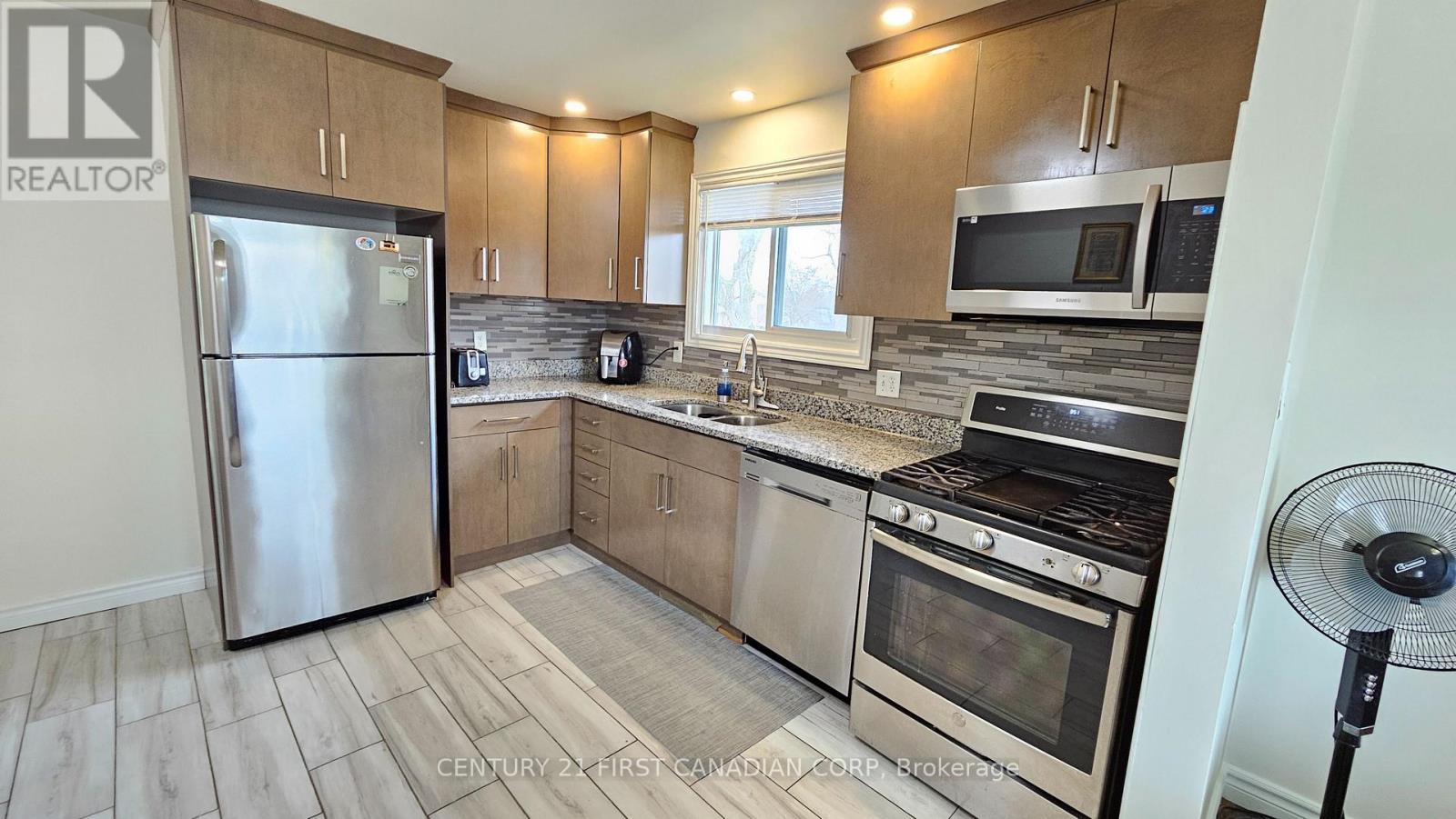 45 Locust Crescent, London South, Ontario  N6E 2K1 - Photo 7 - X12347254