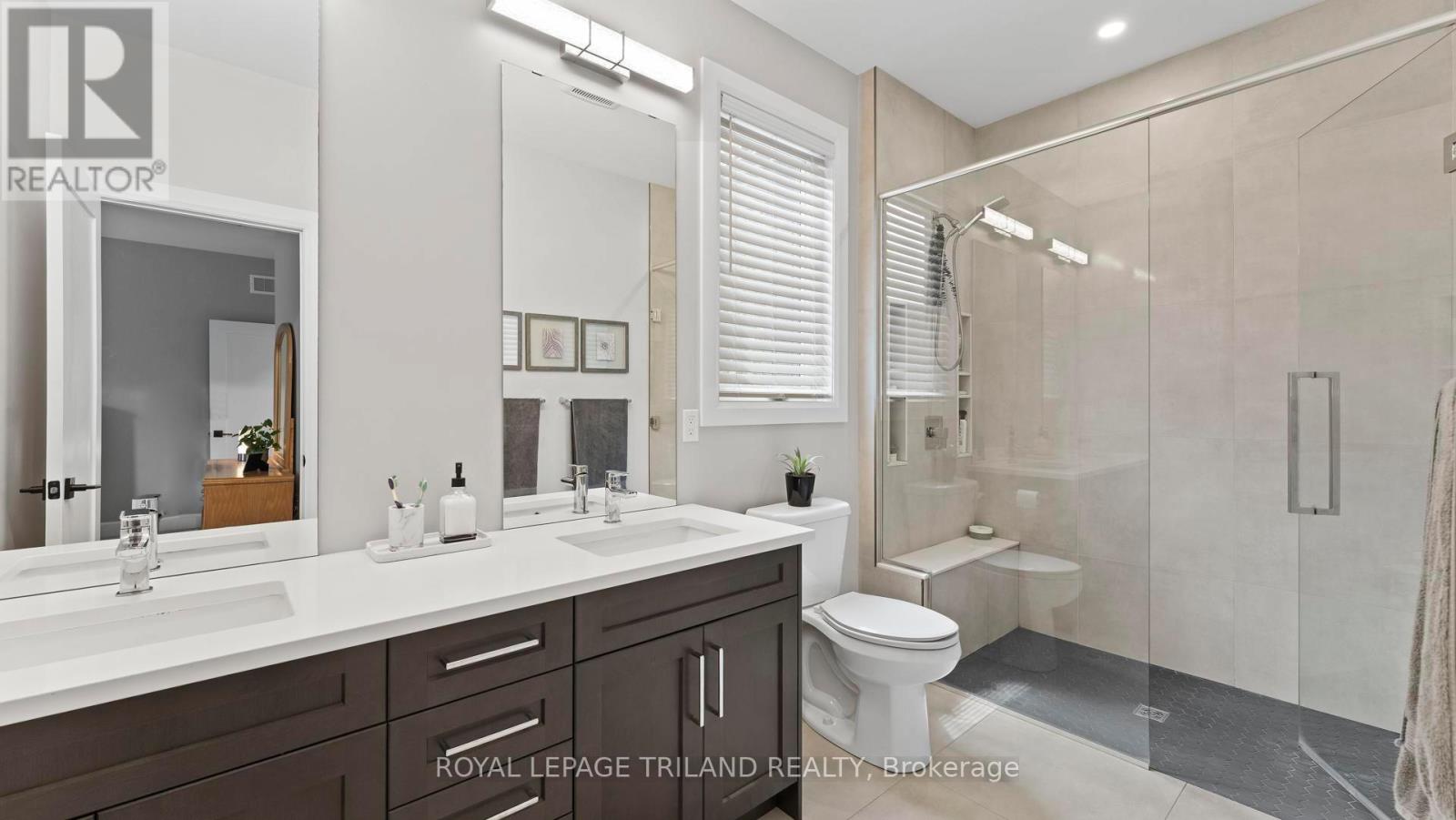 8443 Goosemarsh Line, Lambton Shores, Ontario  N0M 1T0 - Photo 27 - X12347297
