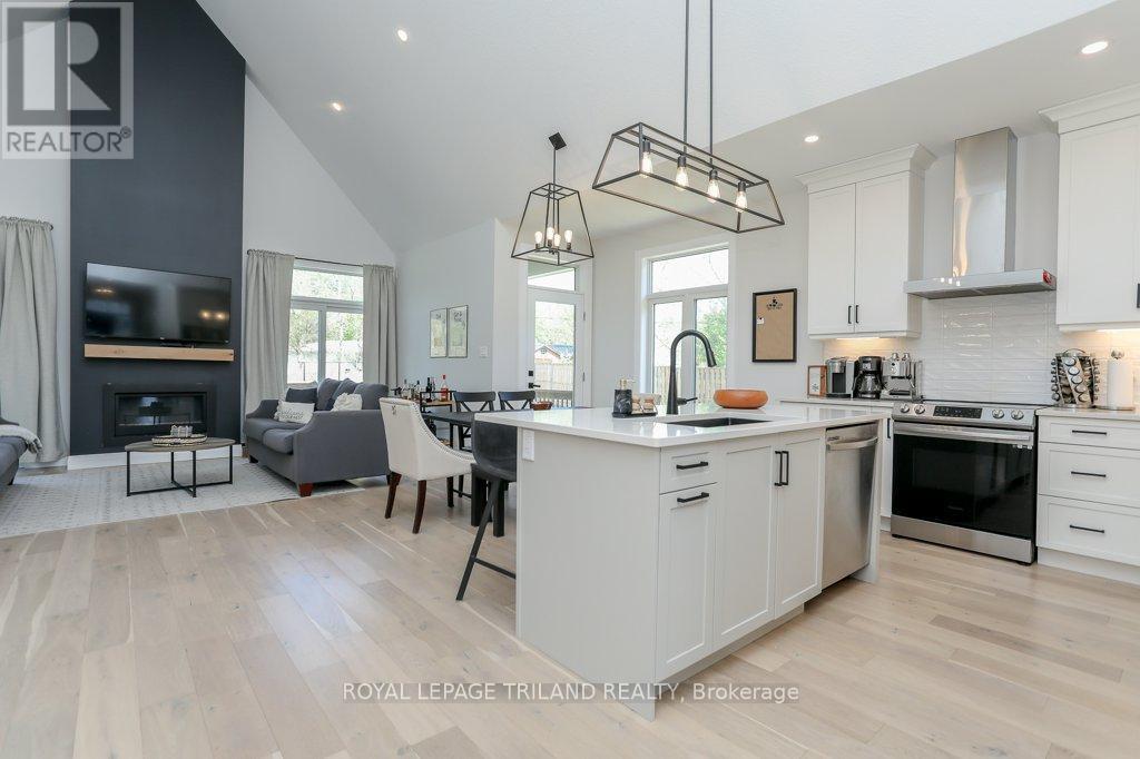 45 Compass Trail, Central Elgin (Port Stanley), Ontario  N5L 0B4 - Photo 10 - X12347298