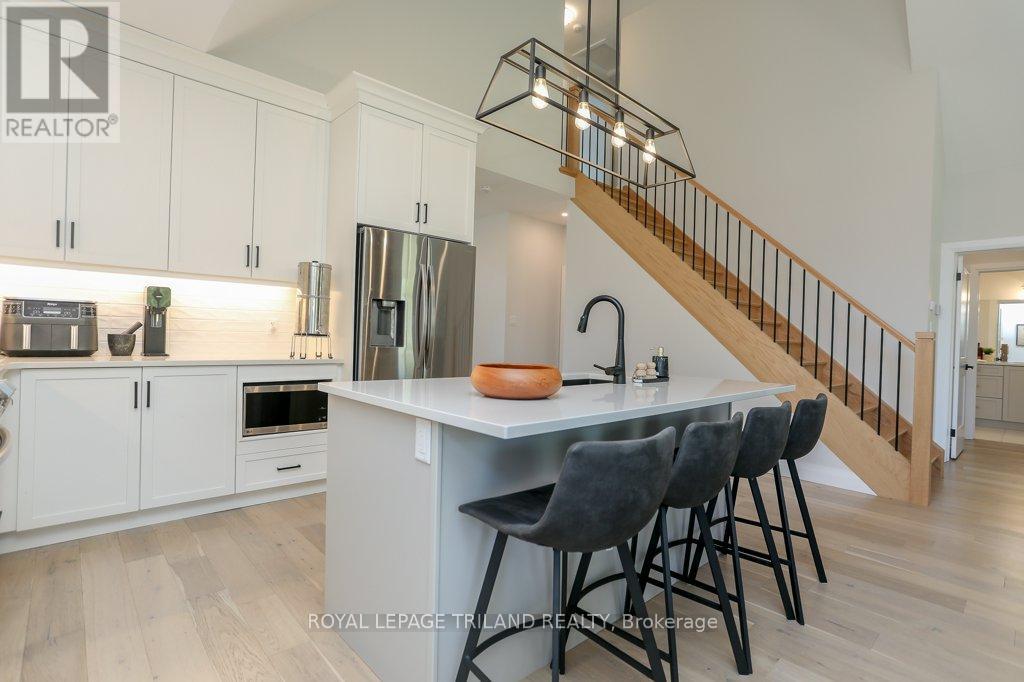 45 Compass Trail, Central Elgin (Port Stanley), Ontario  N5L 0B4 - Photo 16 - X12347298