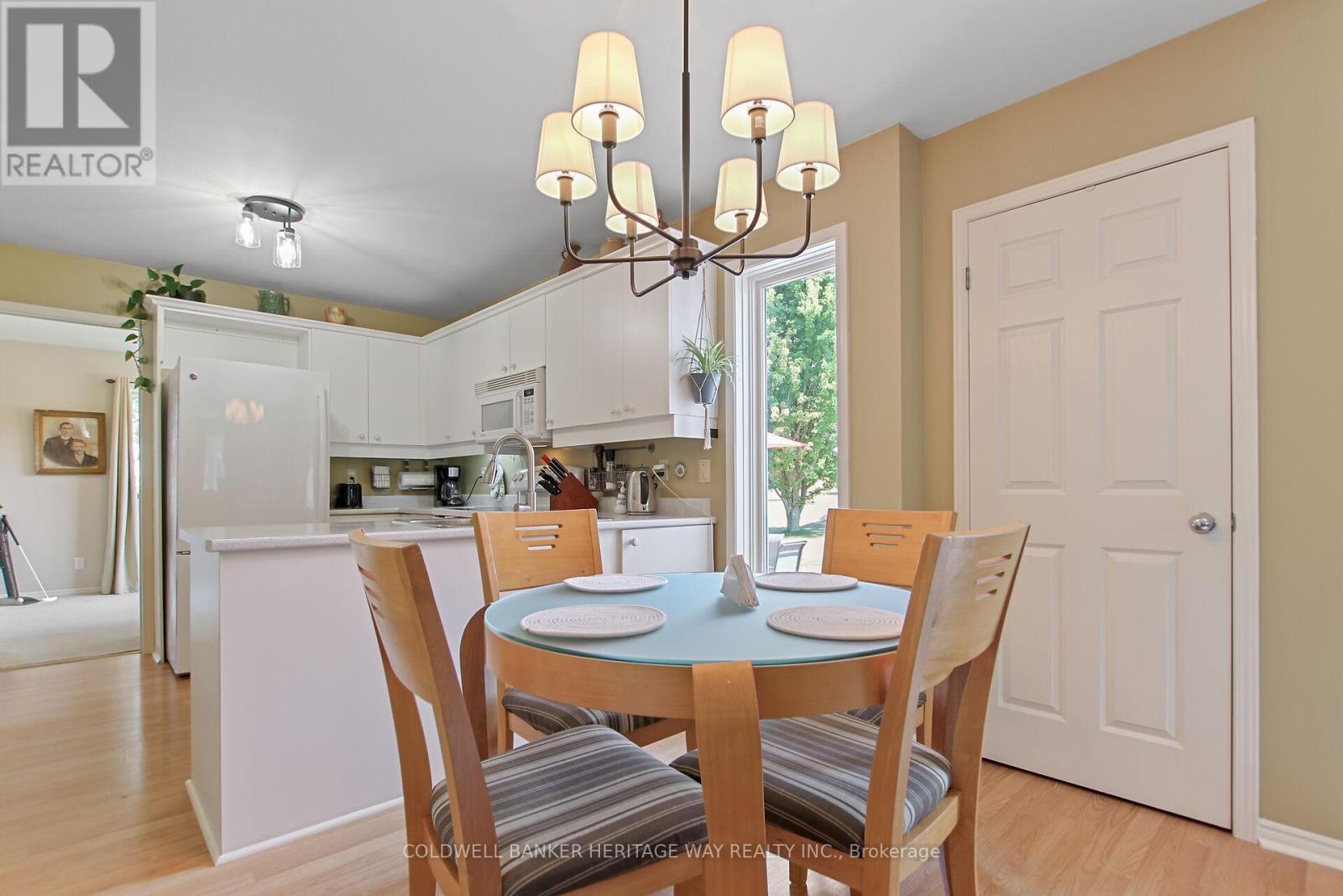 265 Julie Anne Crescent, Mississippi Mills, Ontario  K7C 4M5 - Photo 10 - X12347269