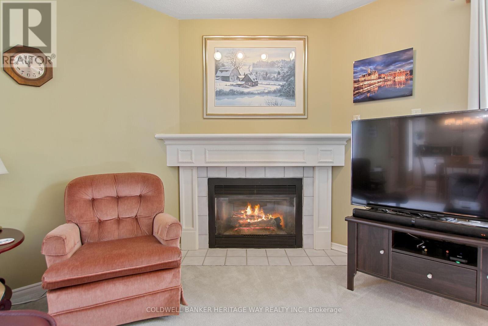 265 Julie Anne Crescent, Mississippi Mills, Ontario  K7C 4M5 - Photo 14 - X12347269