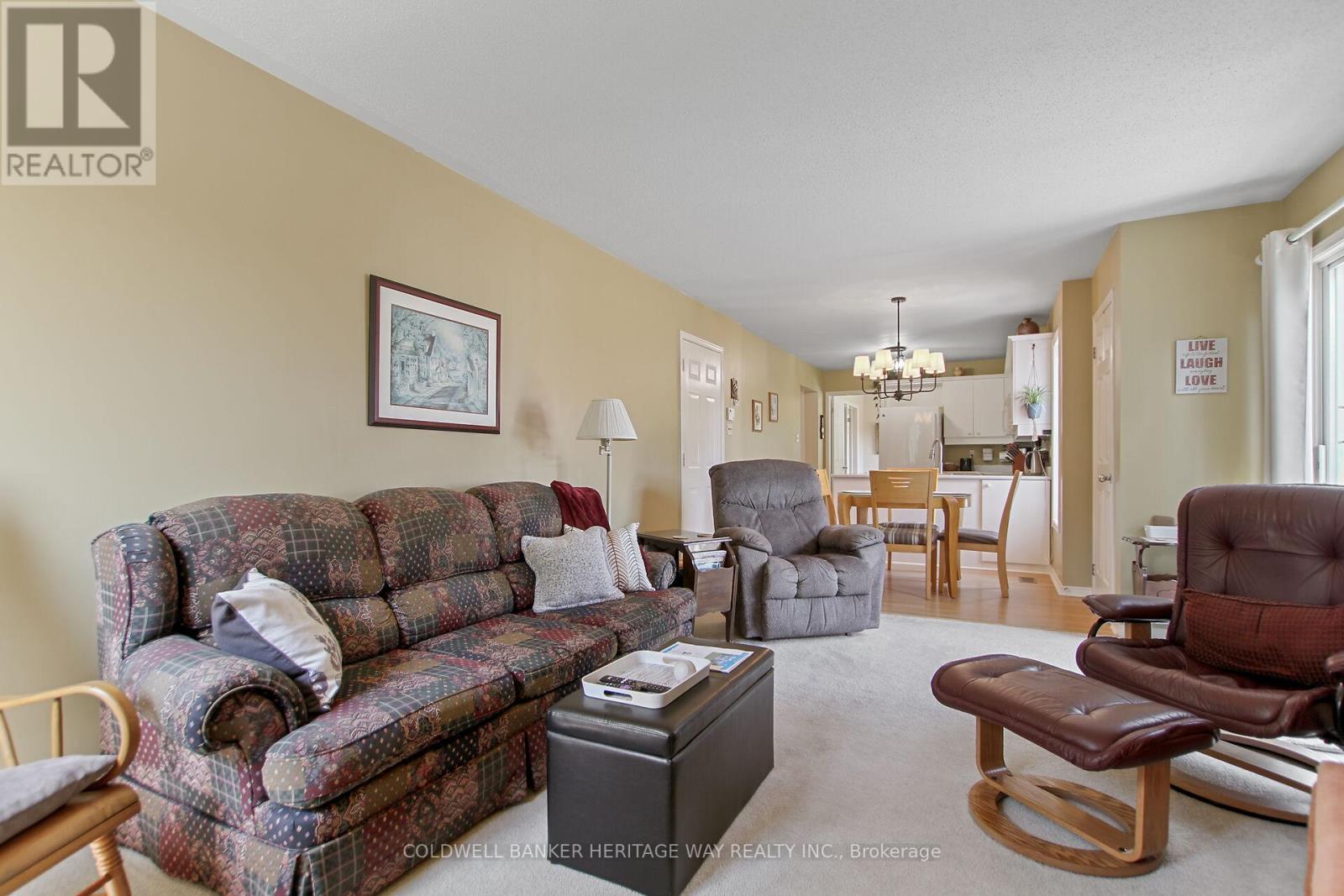 265 Julie Anne Crescent, Mississippi Mills, Ontario  K7C 4M5 - Photo 15 - X12347269
