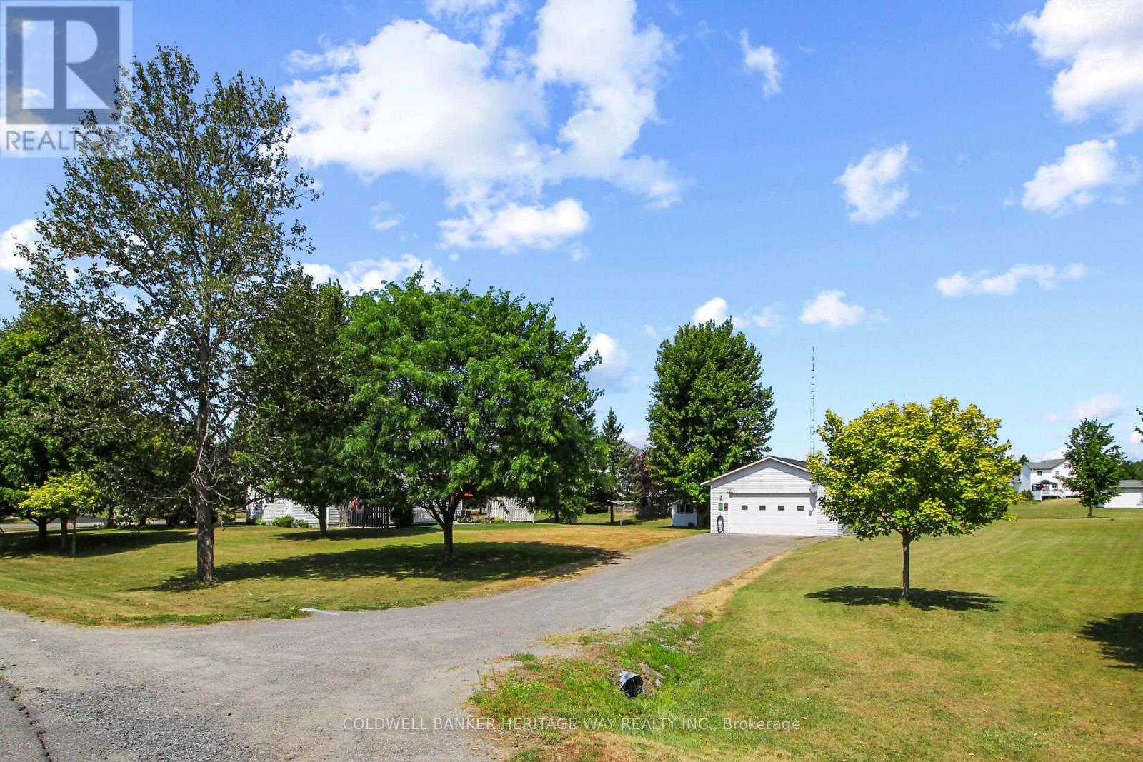 265 Julie Anne Crescent, Mississippi Mills, Ontario  K7C 4M5 - Photo 34 - X12347269