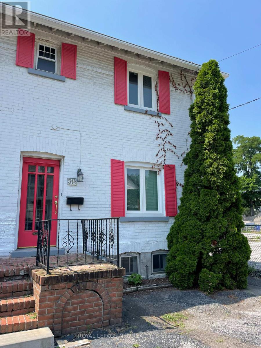 31 1/2 ACADEMY STREET, St. Catharines, Ontario