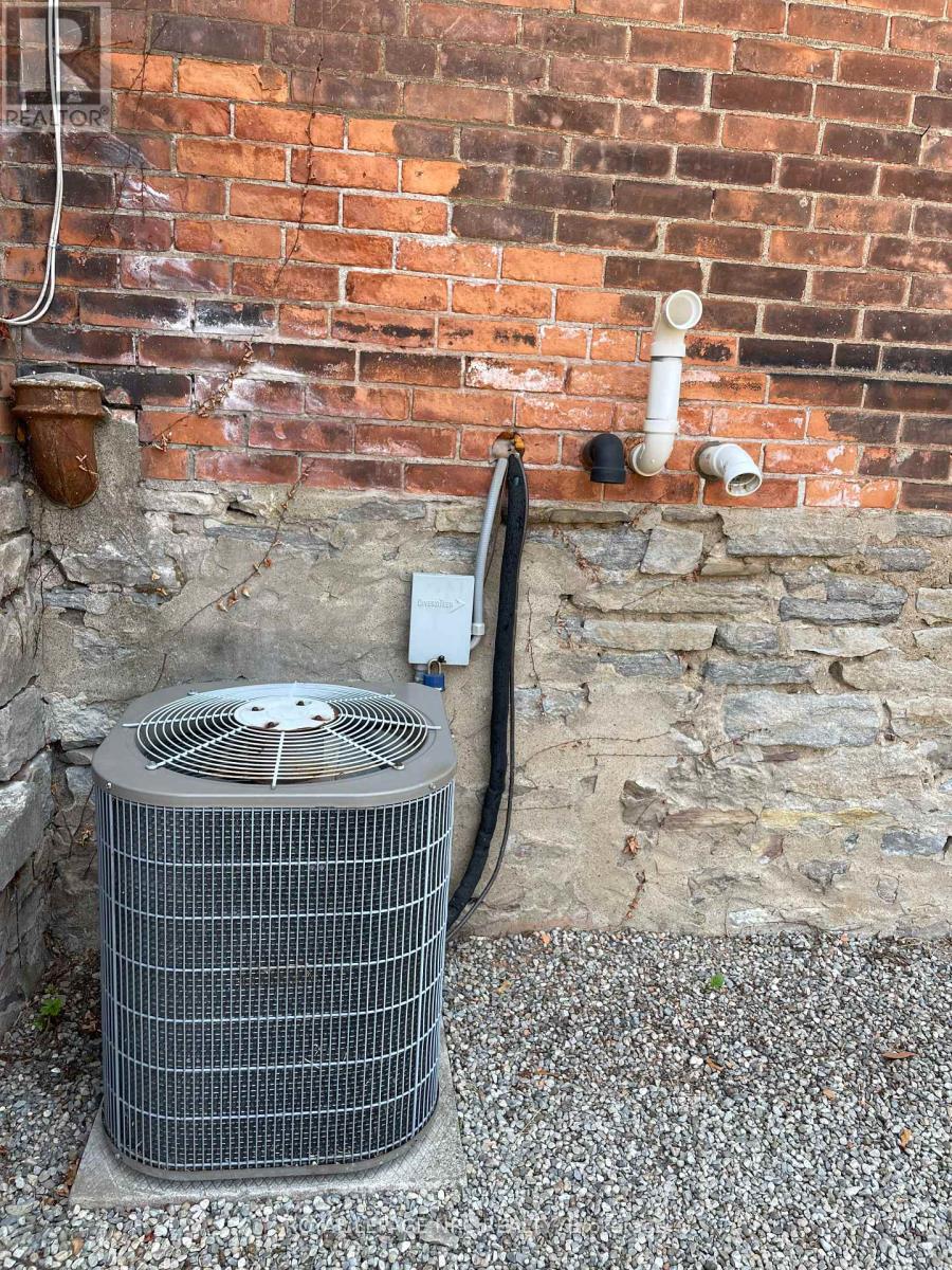 31 1/2 Academy Street, St. Catharines, Ontario  L2R 4Z9 - Photo 39 - X12347301