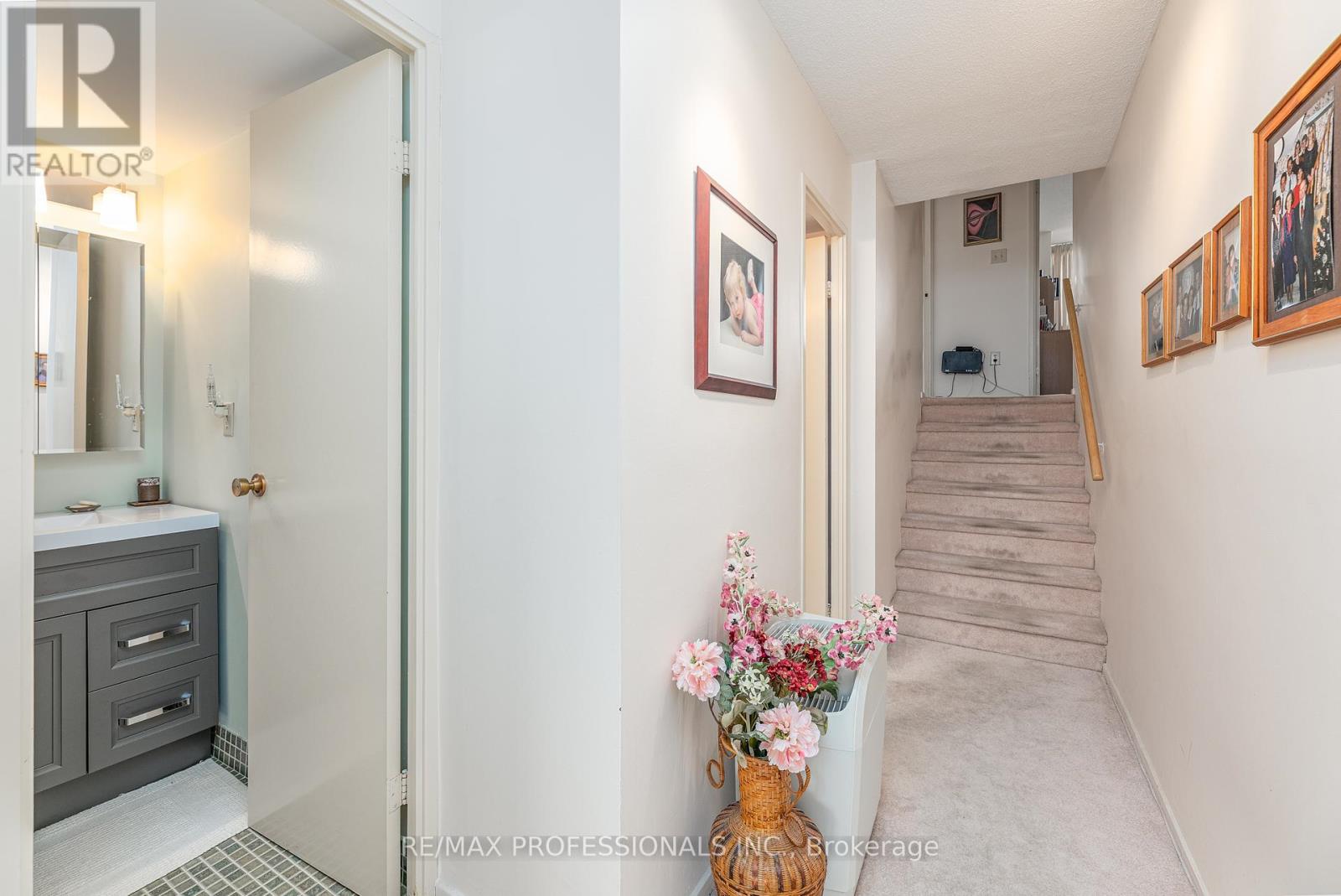 907 - 11 Wincott Drive, Toronto (Kingsview Village-The Westway), Ontario  M9R 2R9 - Photo 14 - W12347126