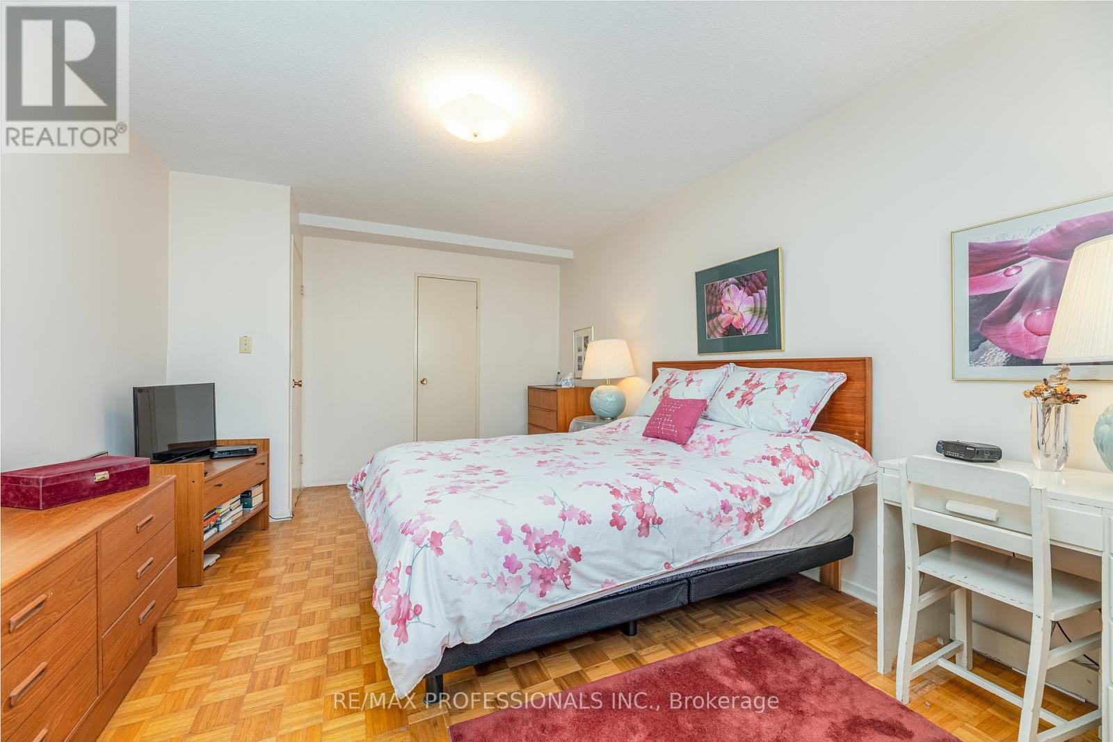 907 - 11 Wincott Drive, Toronto (Kingsview Village-The Westway), Ontario  M9R 2R9 - Photo 17 - W12347126