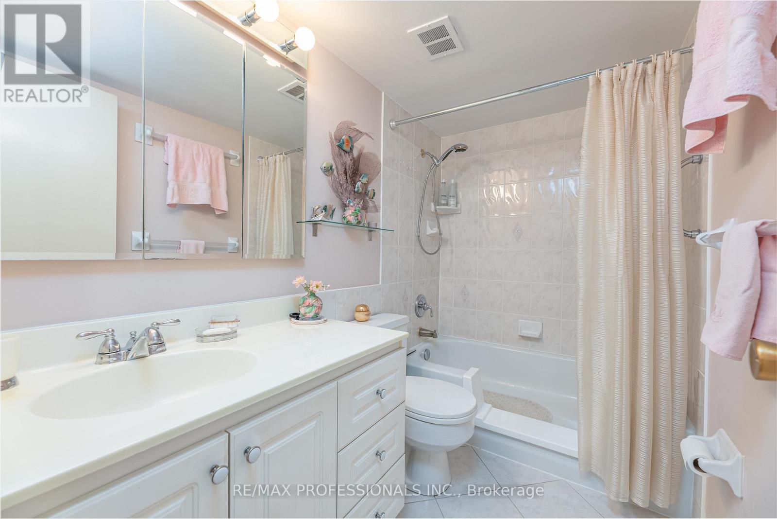 907 - 11 Wincott Drive, Toronto (Kingsview Village-The Westway), Ontario  M9R 2R9 - Photo 18 - W12347126
