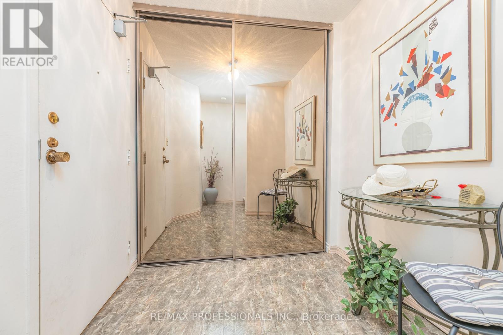 907 - 11 Wincott Drive, Toronto (Kingsview Village-The Westway), Ontario  M9R 2R9 - Photo 4 - W12347126