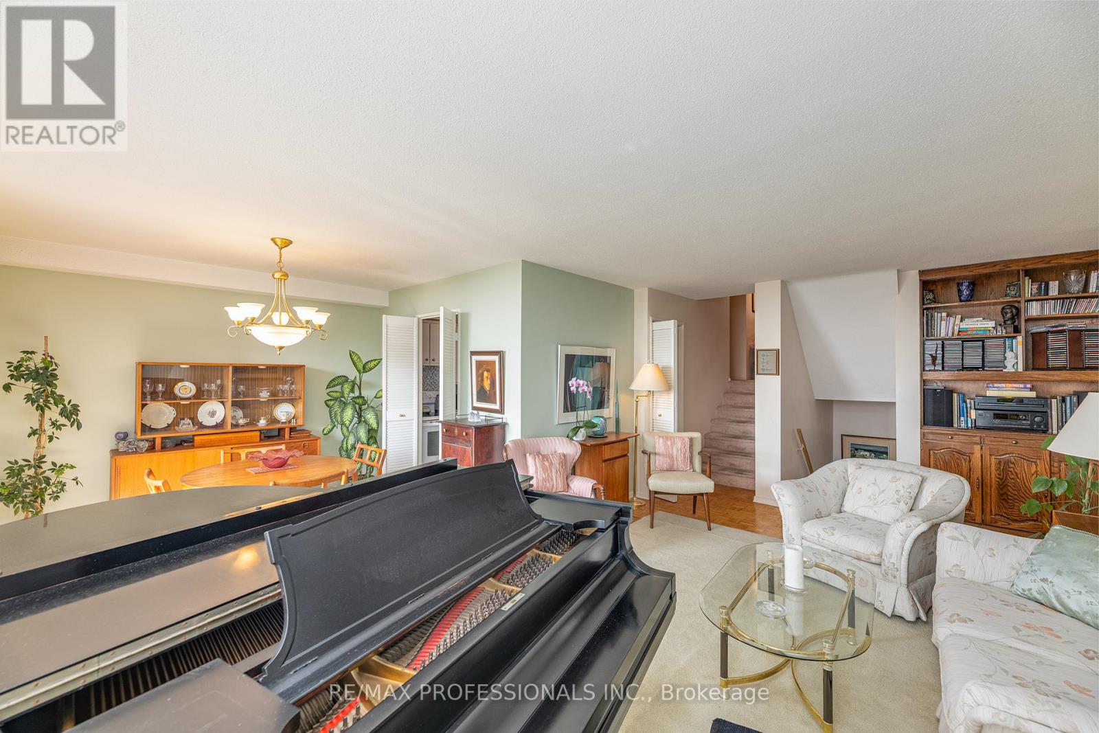 907 - 11 Wincott Drive, Toronto (Kingsview Village-The Westway), Ontario  M9R 2R9 - Photo 6 - W12347126